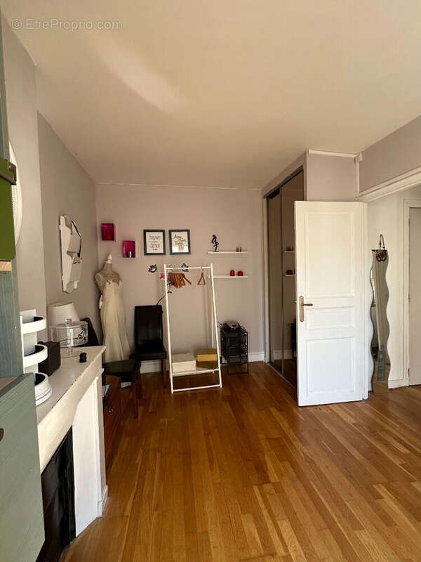 Appartement à LEVALLOIS-PERRET
