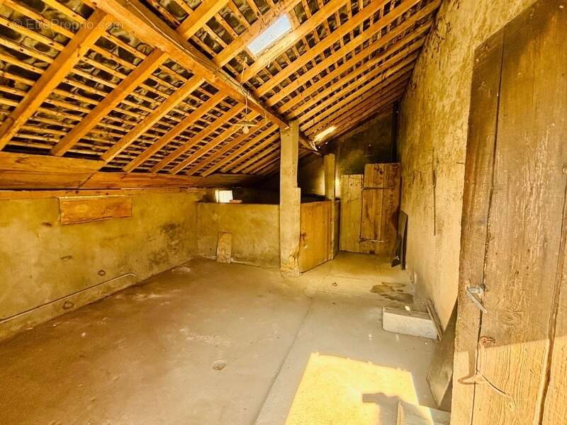 LES BOIS D'ANJOU - Authentique longère 110 m² habitables, dépendances et terrain 1 700 m² - photo 8