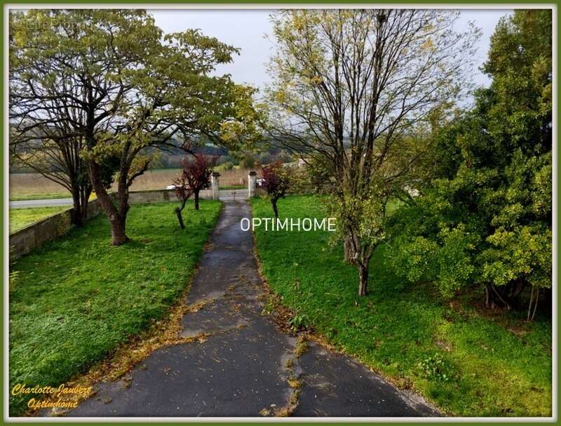 Maison à BLANZAC-PORCHERESSE