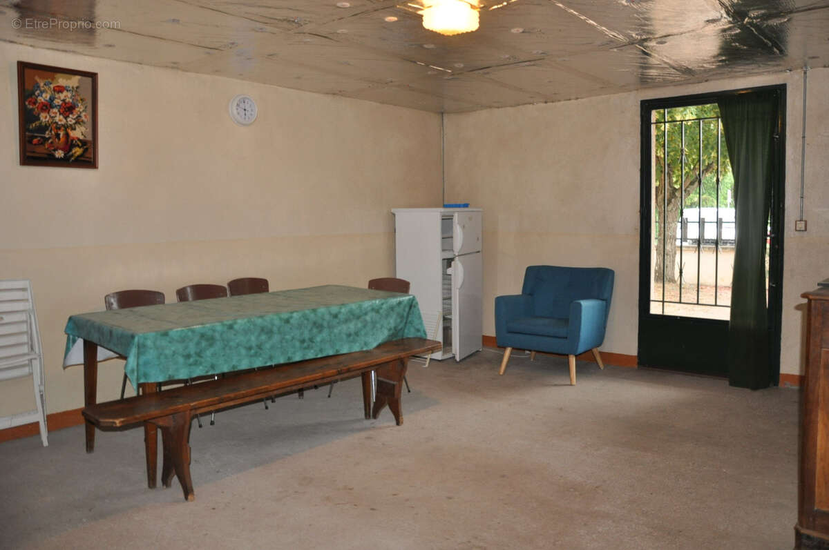 Beau pavillon proche centre-ville, avec 3 chambres et 1943 m2 de terrain - photo 21