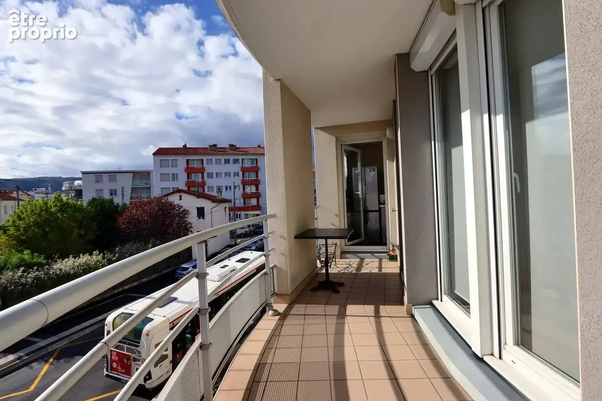 Appartement 4 pièces 92 m² à vendre à Clermont-Ferrand (63100) - photo 3