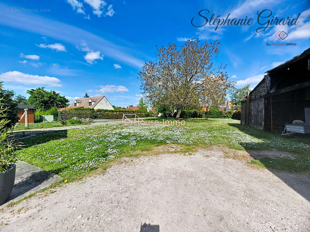 Maison 208 m² à Gidy  - photo 6