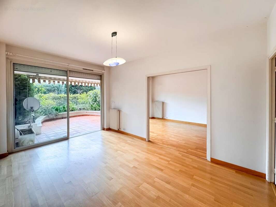 Appartement à BEAULIEU-SUR-MER