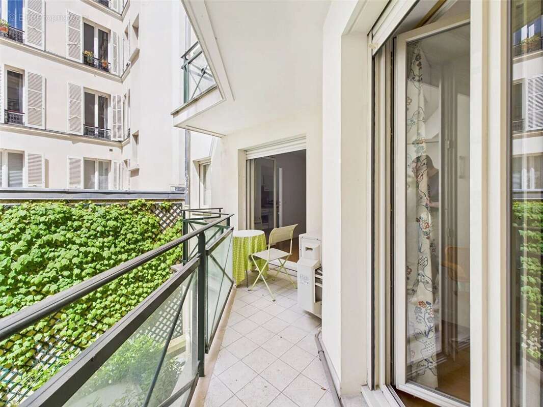 Appartement à PARIS-17E