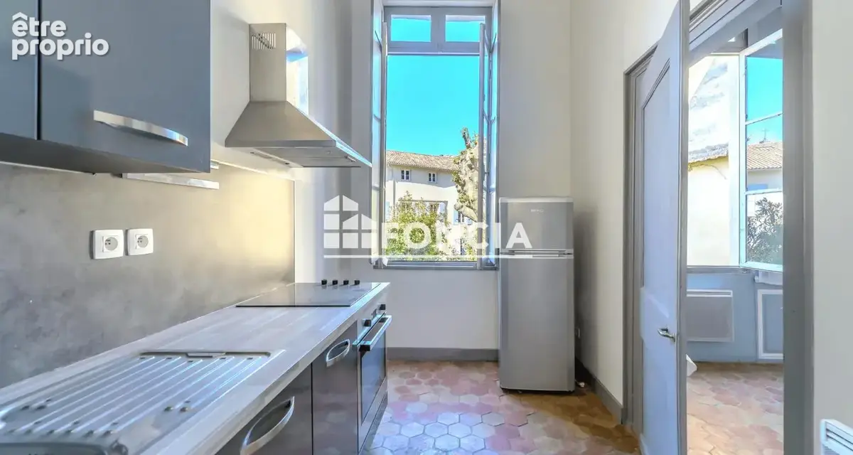 Exclusivité : T3 traversant de 71.38 m² dans un ancien hôtel particulier, Avignon Intra-Muros - photo 6