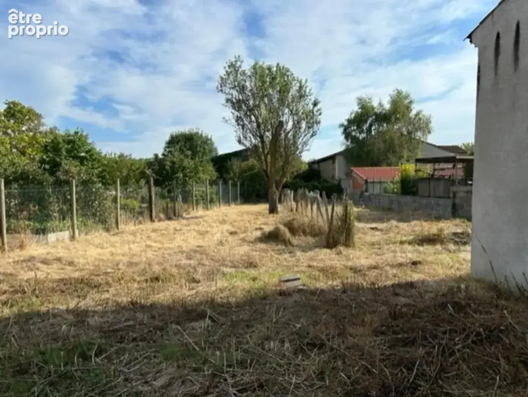CHAMPEYROUX Grange de 200 m2 sur terrain de 950 m2 - photo 3