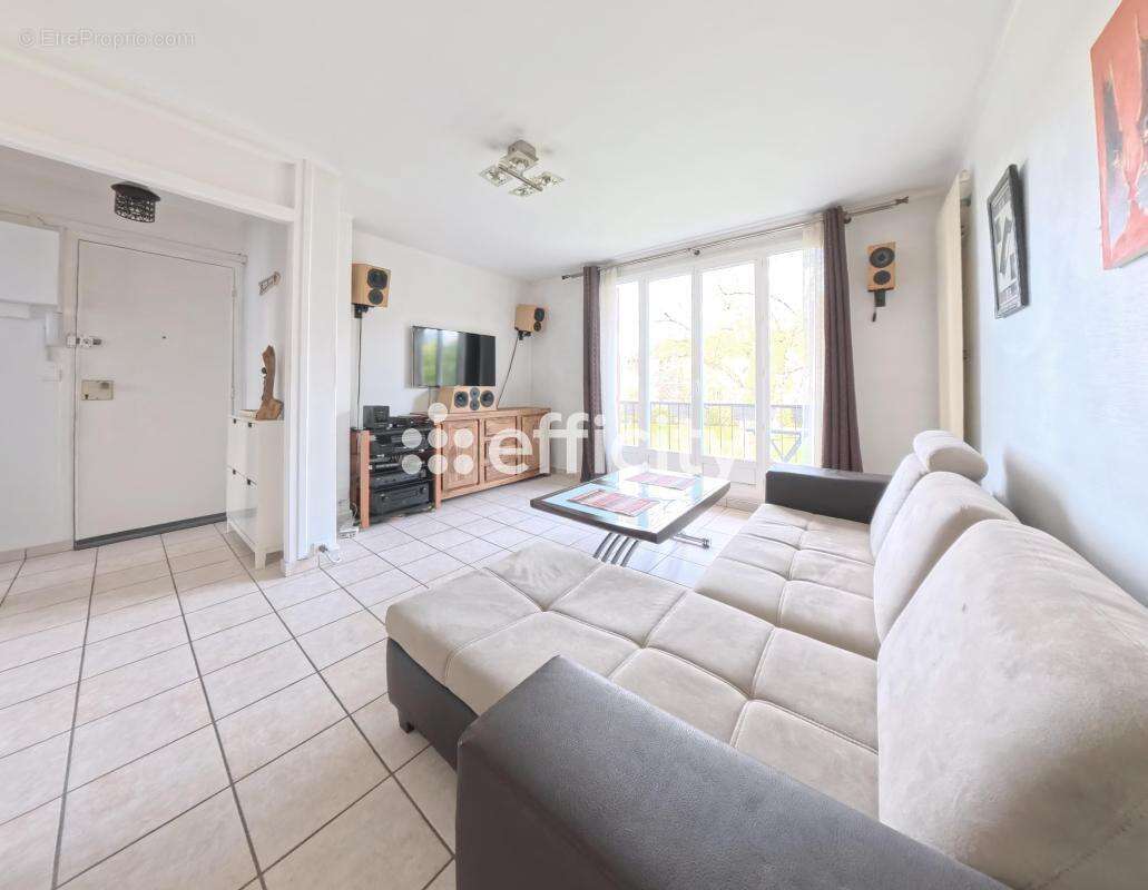 Appartement à VERRIERES-LE-BUISSON