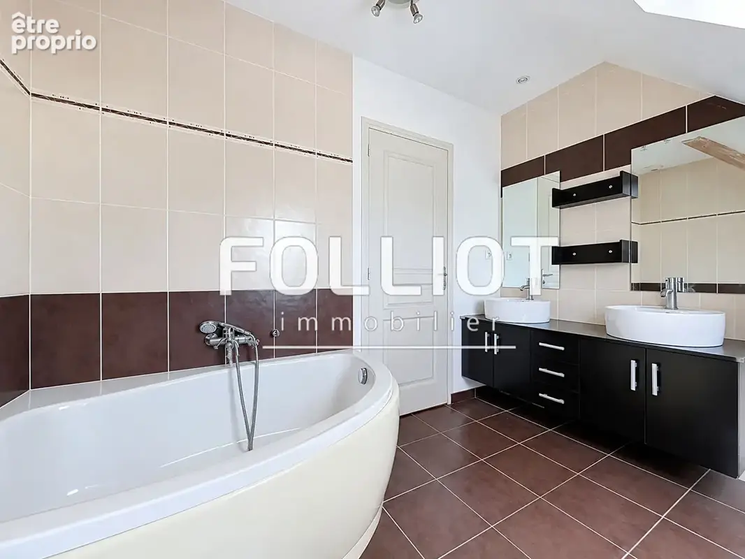A Vendre - Maison Tessy-sur-Vire - photo 11