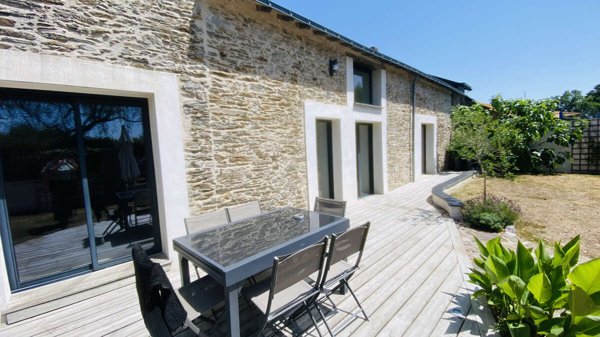 Maison à SAINT-MARS-DU-DESERT