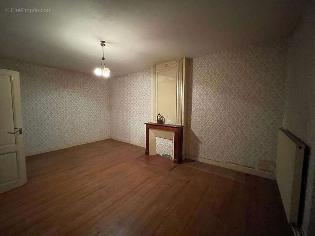 Maison à GENSAC