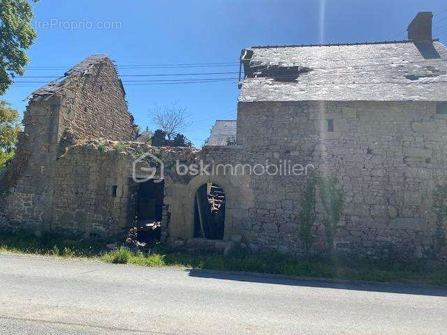 Maison à BAZOUGES-LA-PEROUSE