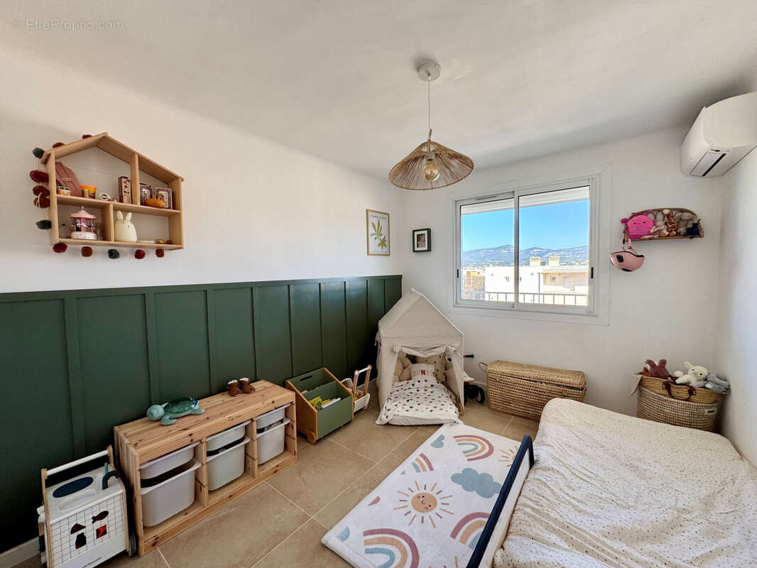 Appartement à SIX-FOURS-LES-PLAGES