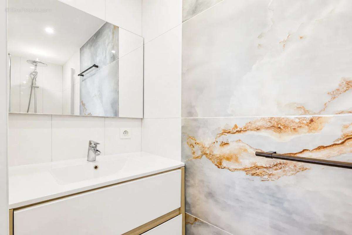 Appartement à VILLENEUVE-LOUBET