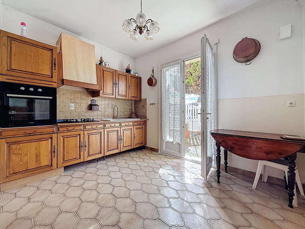 Maison à LE MUY