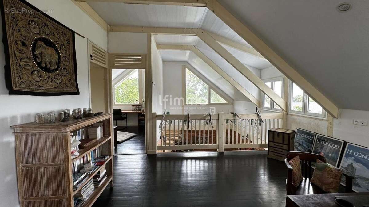 Maison à REMIRE-MONTJOLY