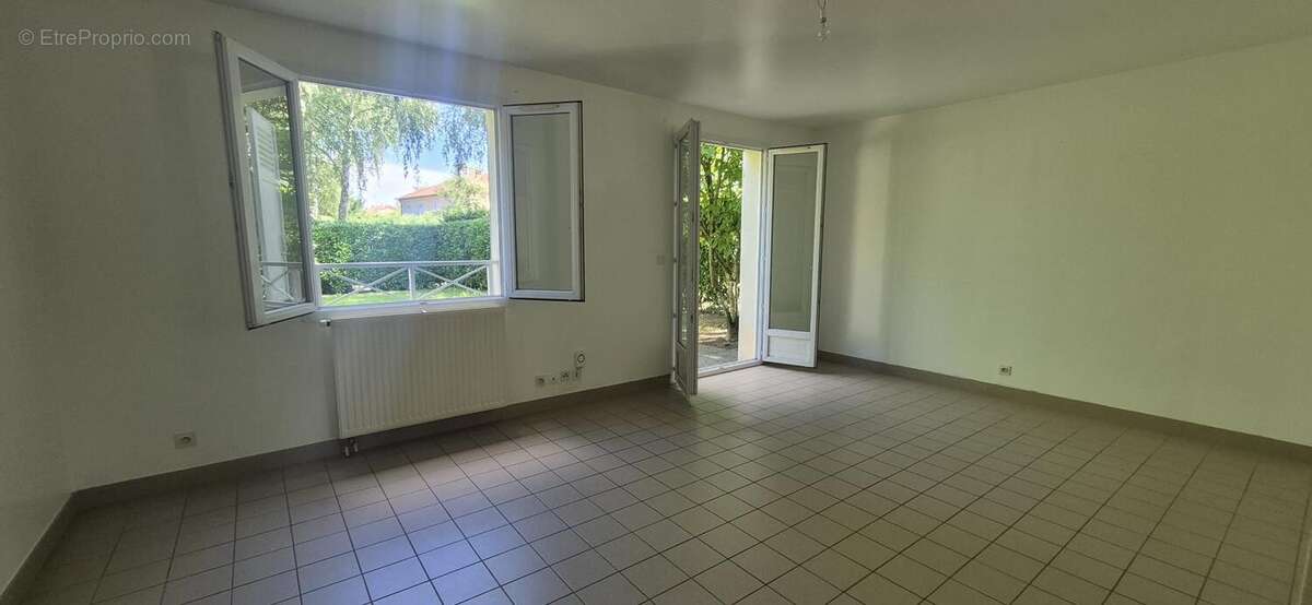 Maison 89 m² à Bourg-En-Bresse  - photo 4