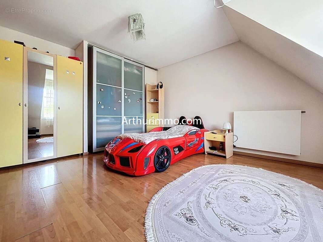 Maison à CORBEIL-ESSONNES