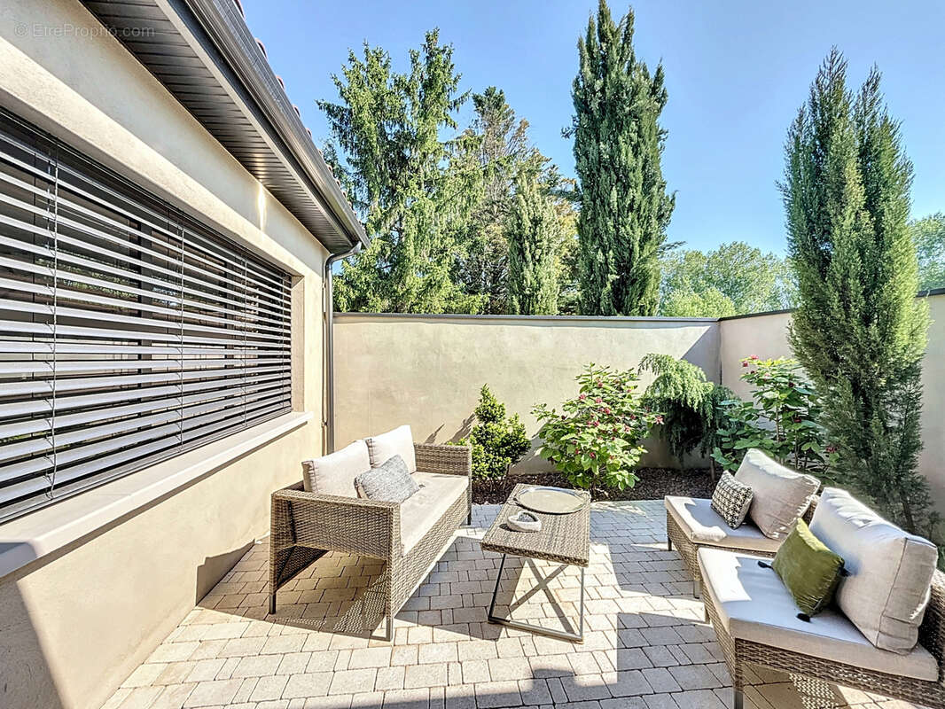 Maison à JASSANS-RIOTTIER