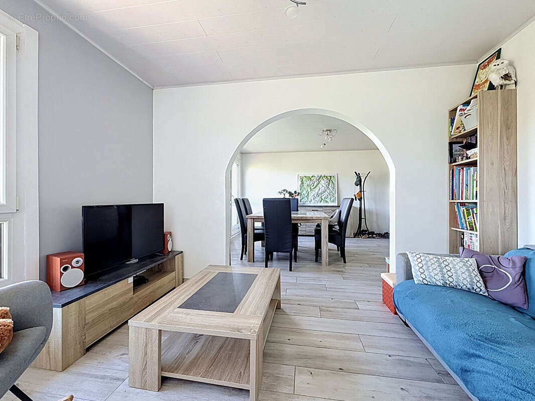 T5 MEYTHET 92, 51 m² en dernier étage - photo 6