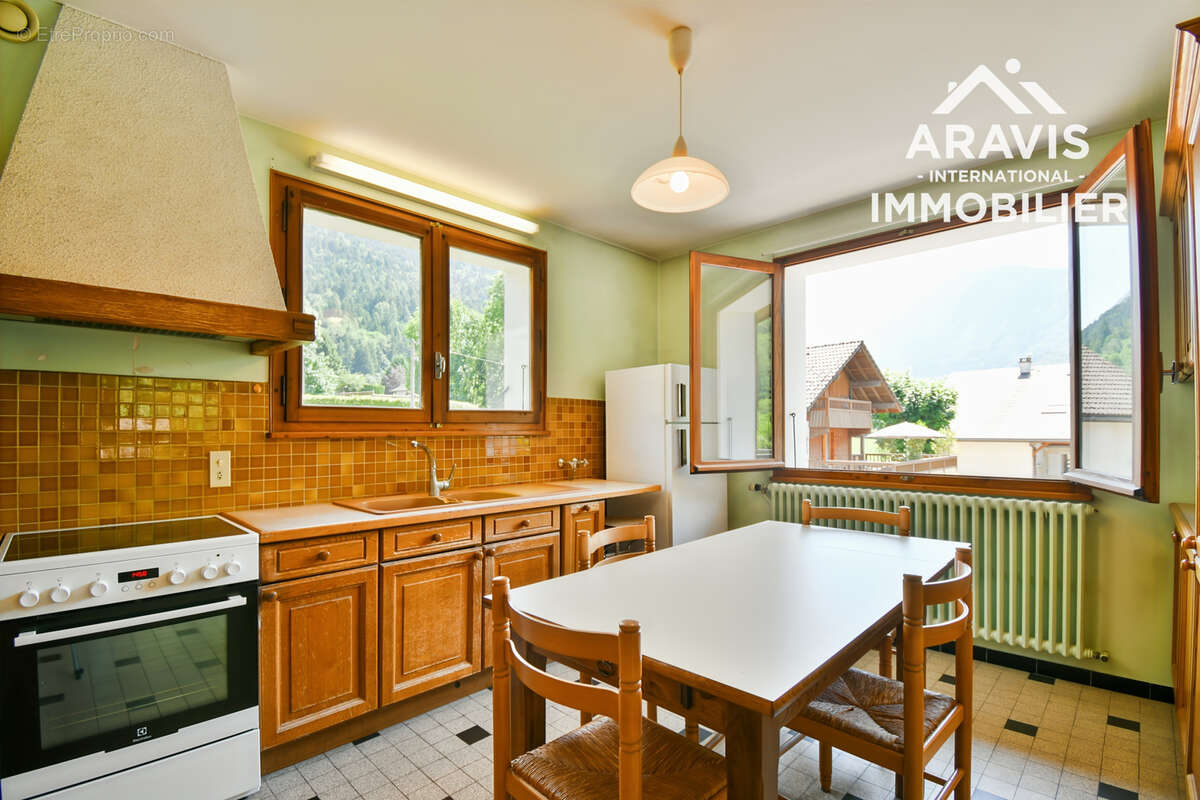 EXCLUSIVITÉ - Maison familiale avec vue panoramique sur les montagnes à Thônes - photo 3