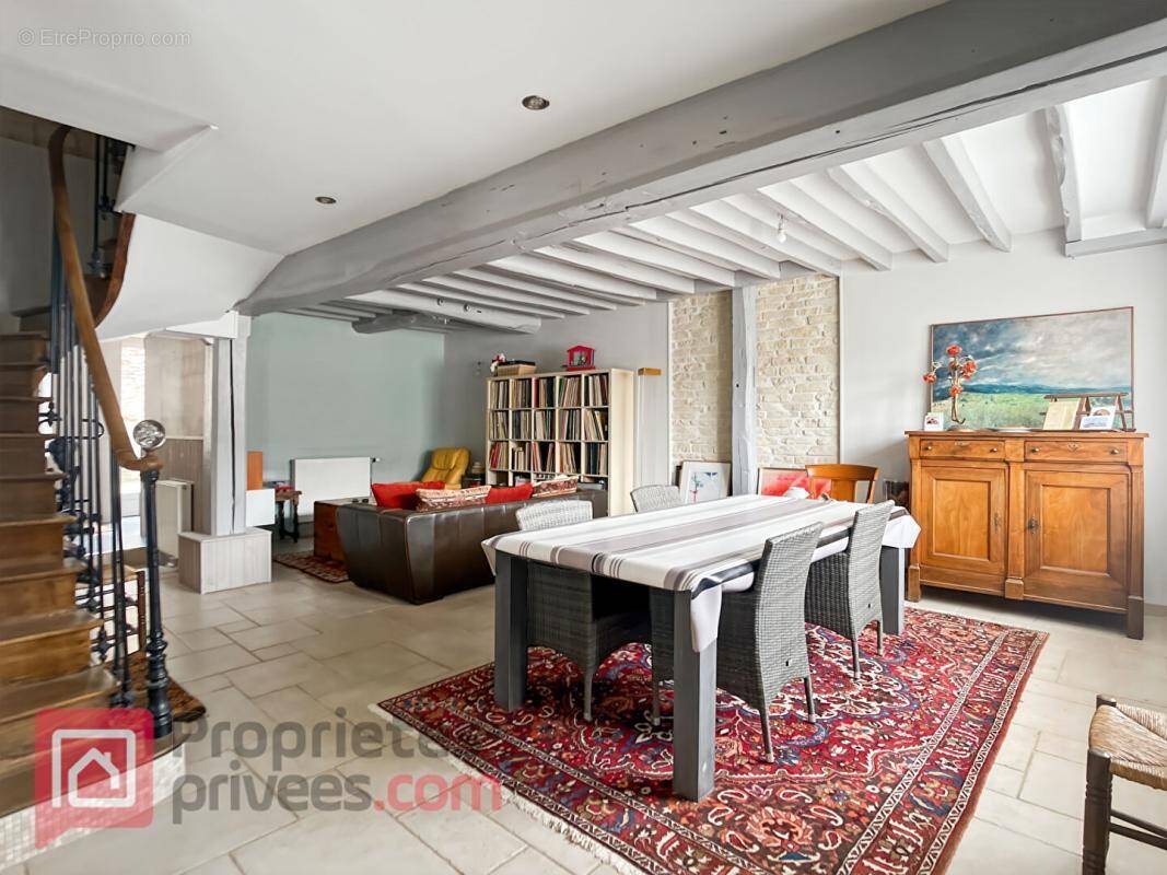 Maison à PONTIGNY