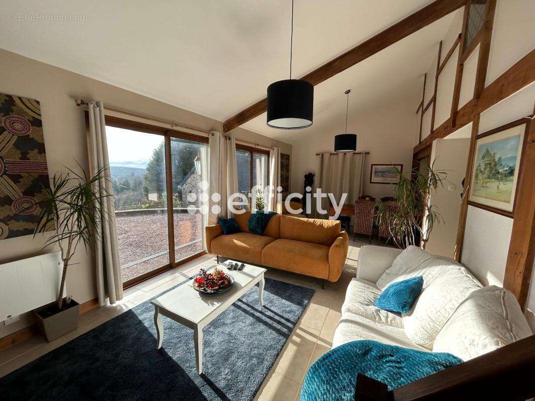 Maison à SAINT-SEVER-CALVADOS