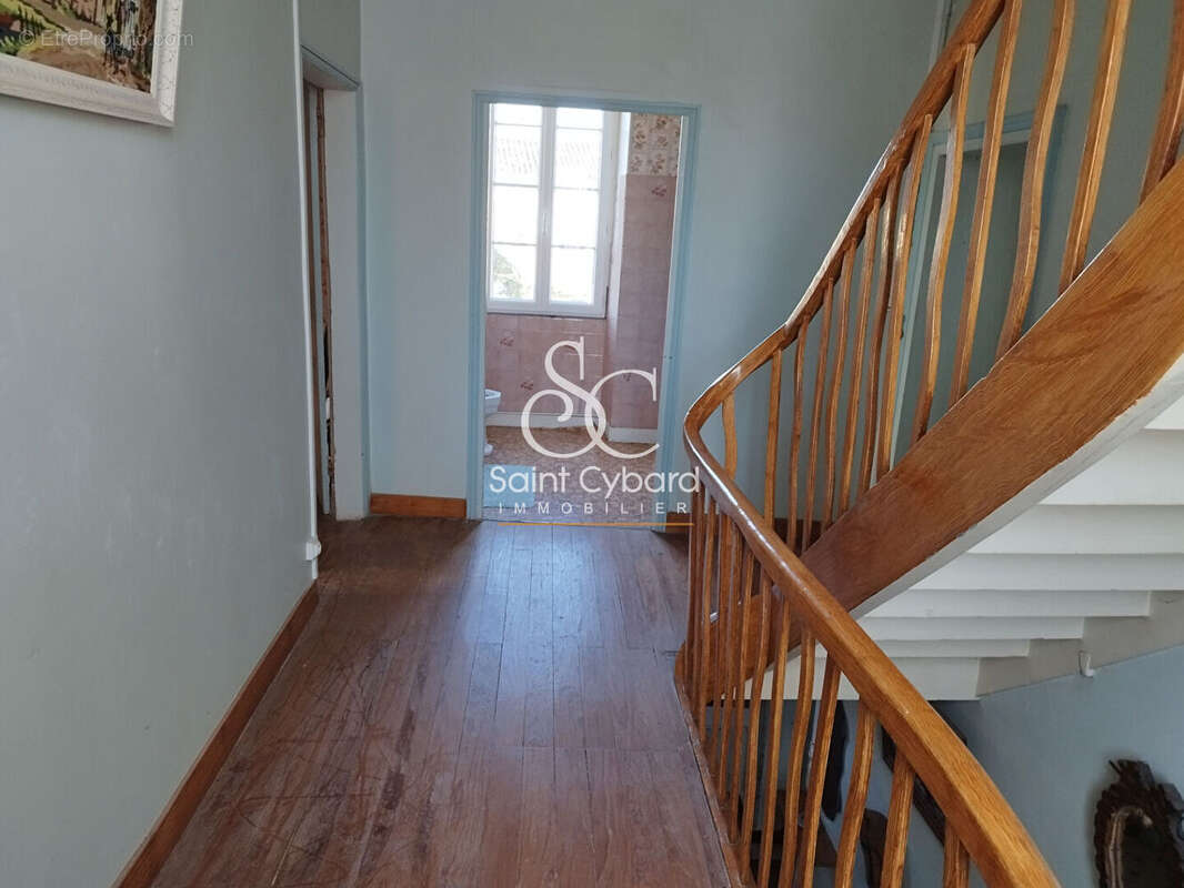 À vendre : Corps de ferme à Douzat - 7 pièces, 5 chambres - photo 16