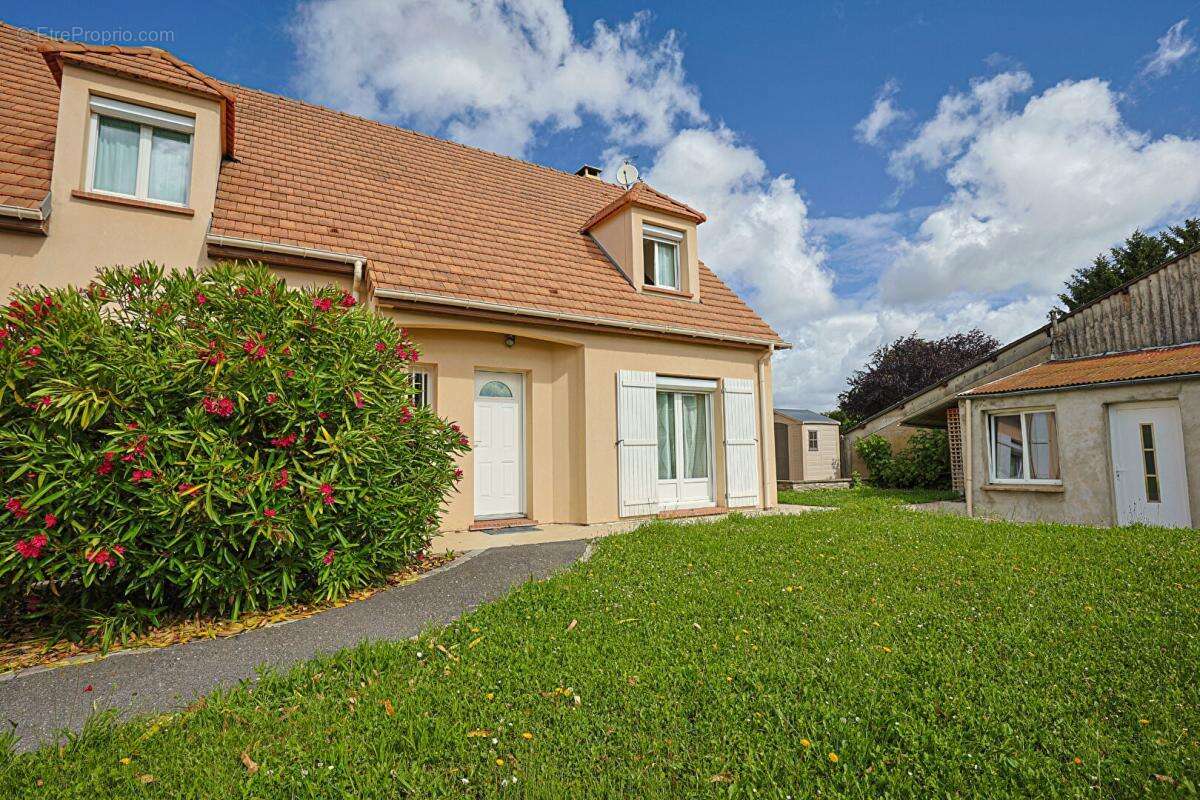 Maison Saulx Les Chartreux  7 pièce(s) 149,47m2 - photo 2