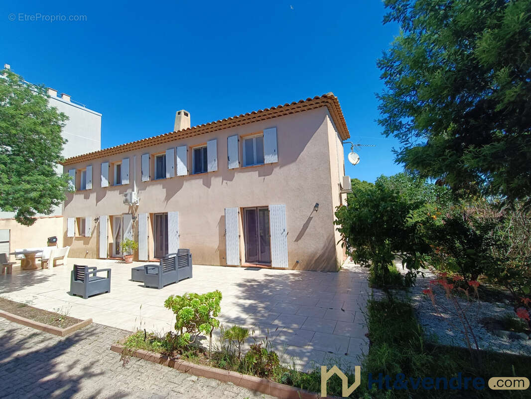 Maison à HYERES