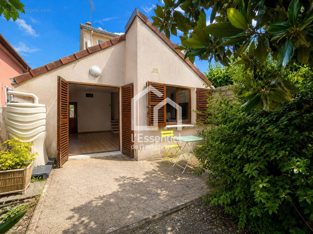 Maison à LES MUREAUX