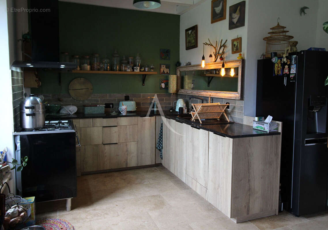 Maison à LES JUNIES