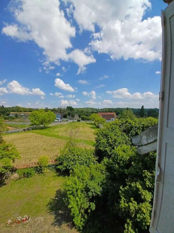 Maison à EGUZON-CHANTOME