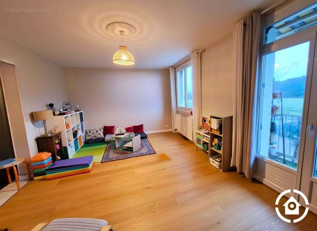 Appartement à SAINTES