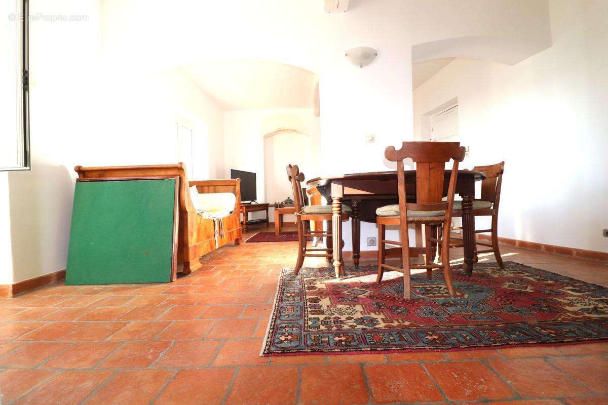 Maison à BERRE-LES-ALPES