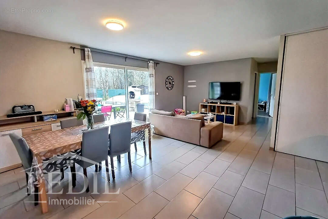 Maison à LE NIZAN
