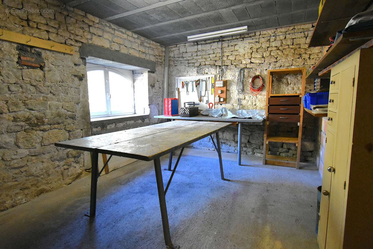 Maison à MONTAIGU-DE-QUERCY