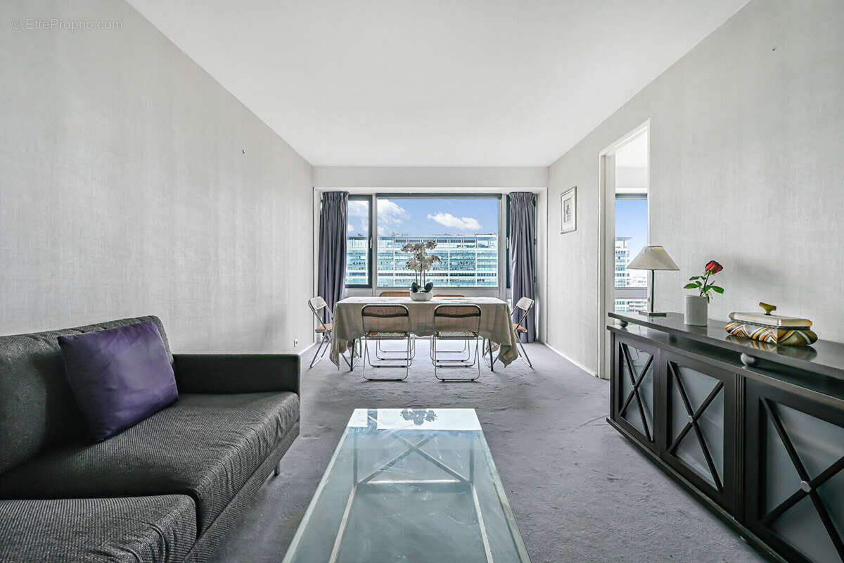 Appartement à PARIS-14E