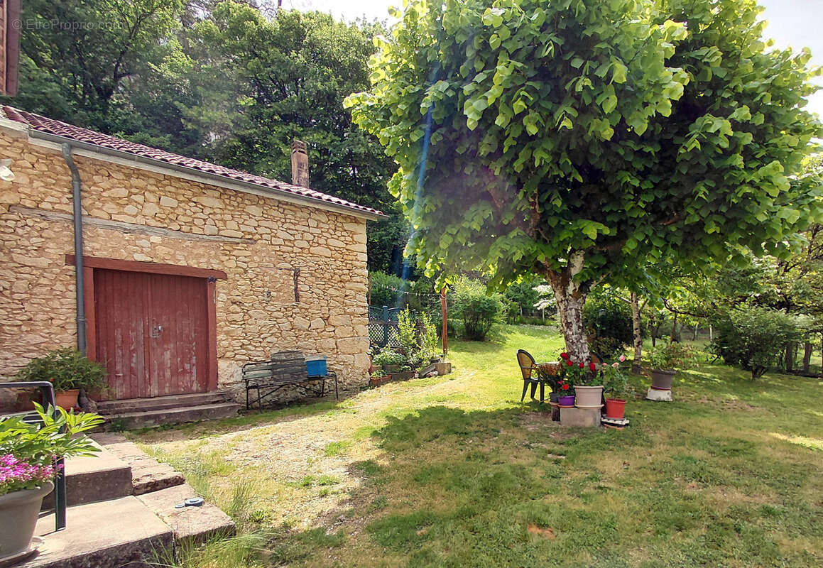 Maison à CHATEAU-L'EVEQUE