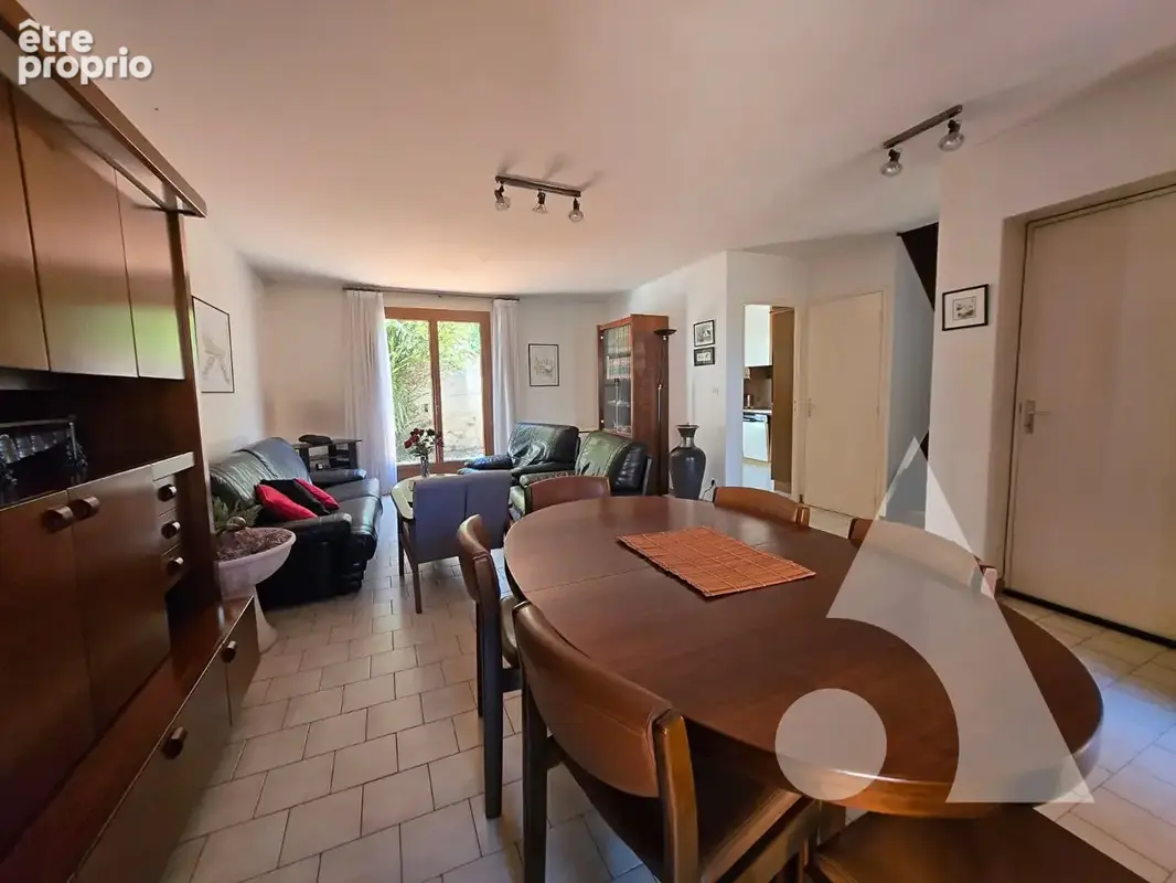 Marseille 10ème, Maison 4 Pièces de 96 m² avec Garage & Jardins Calme et Beaux Extérieurs - photo 3