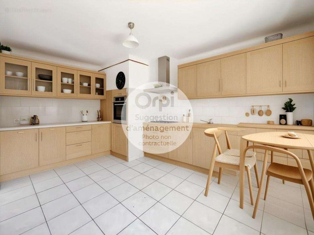 Vente immeuble à Marseillan avec appartement et locaux - photo 7