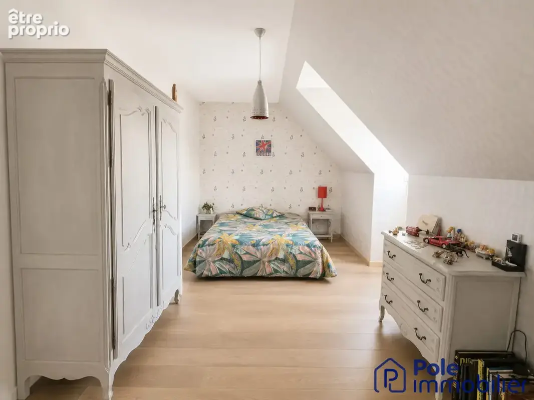 Troarn maison- grande chambre 