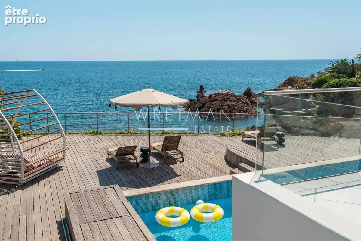 Vente par enchère privée : Domaine d'exception en bord de mer avec garage à bateau - photo 18