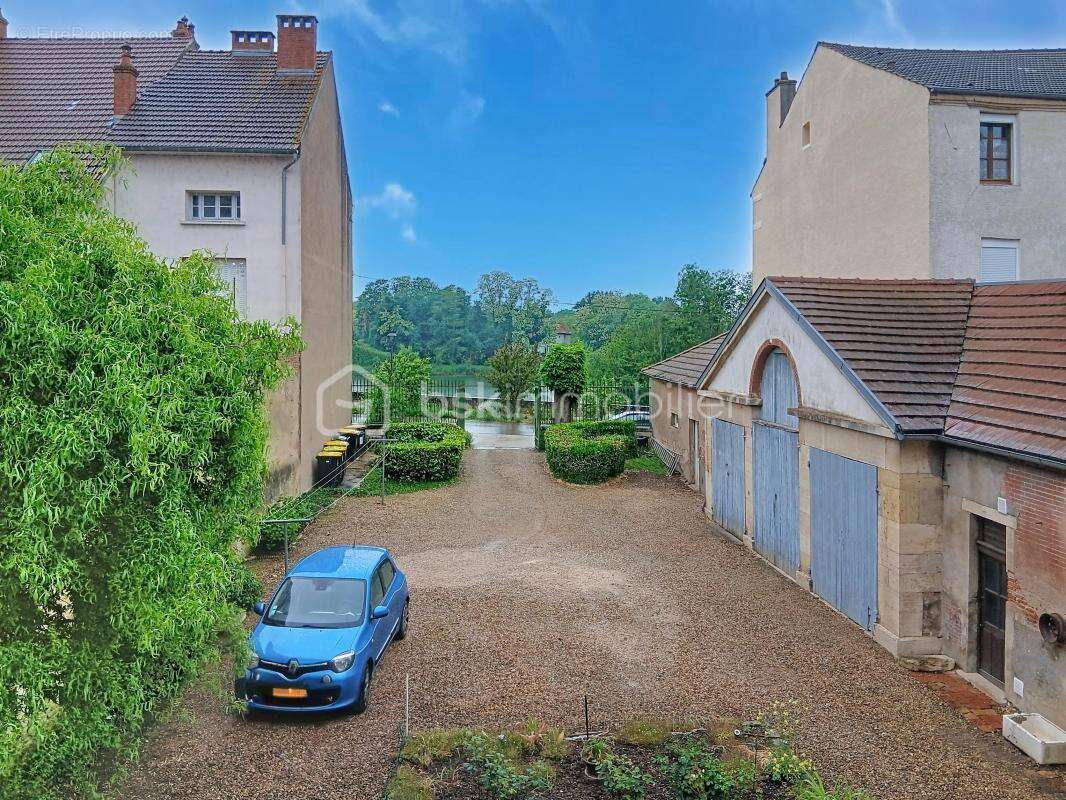 Appartement à SEURRE