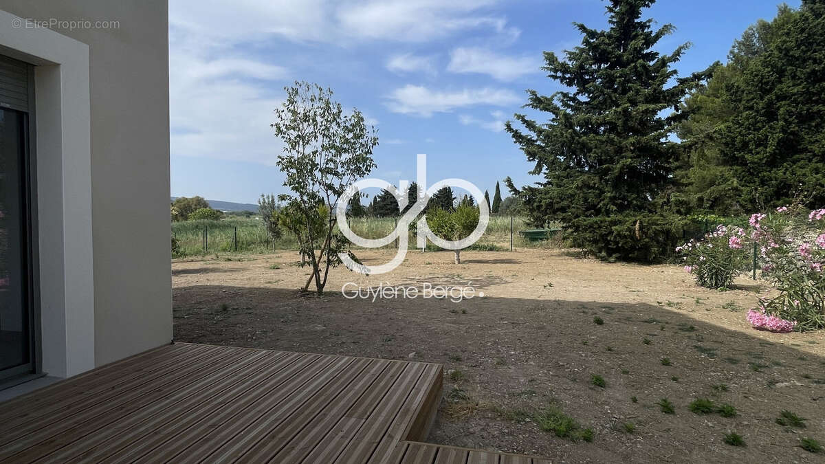 Maison à VIC-LA-GARDIOLE