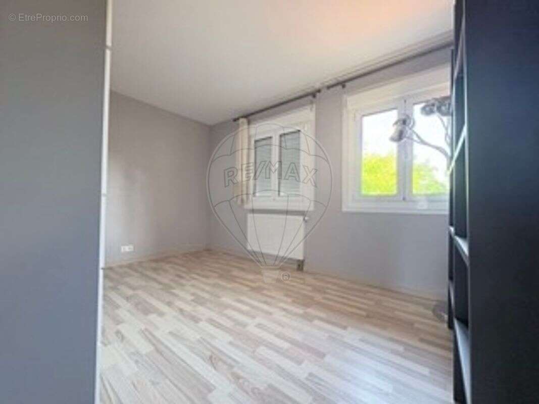 Maison à VILLE-LA-GRAND