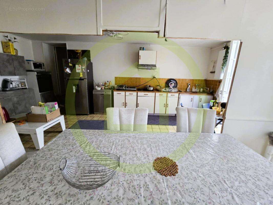 Maison à SAINT-BONNET-SUR-GIRONDE