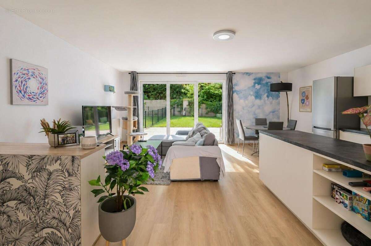 Appartement à COULAINES