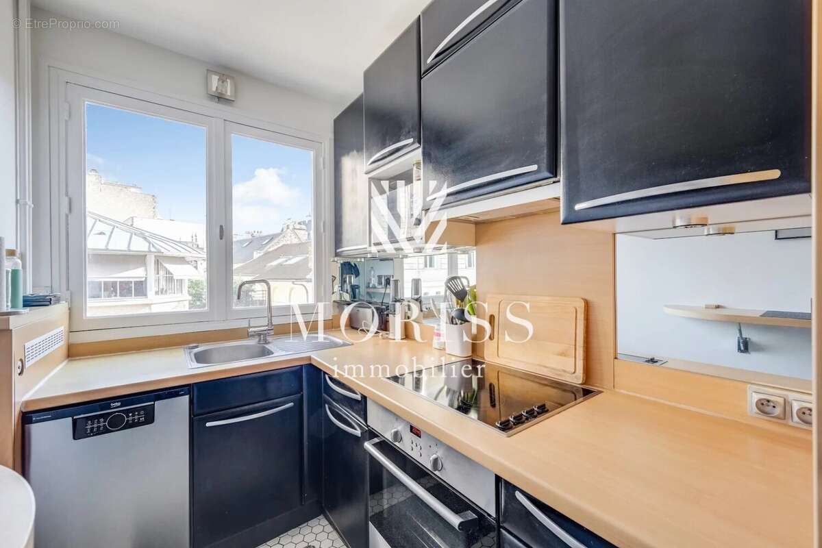 Appartement à PARIS-16E