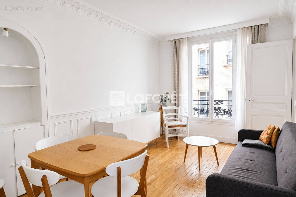 Appartement à PARIS-15E