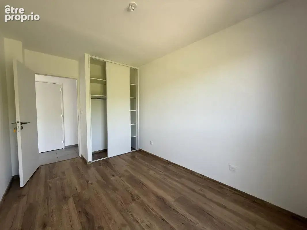 Appartement trois pièces récent au dernier étage + garage  et place de stationnement - photo 7